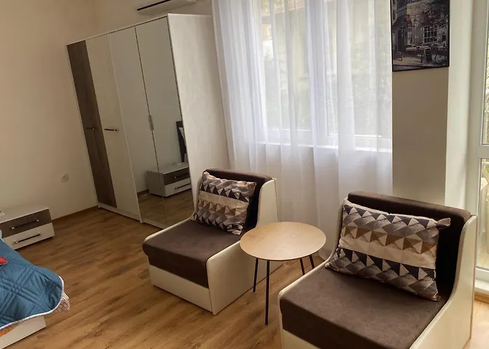 зора-обзор 公寓 奥布佐尔